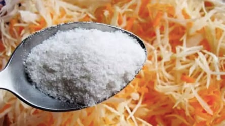 Несподівана добавка при квашенні капусти — у 10 разів смачніше - 285x160