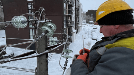 Через лід на дротах знеструмлені цілі райони на Одещині - 290x166