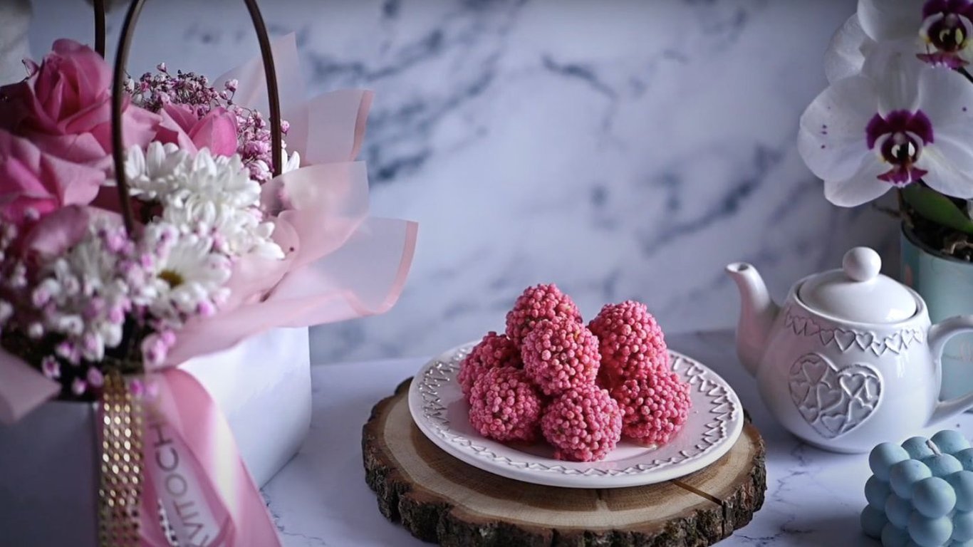 Красивые и вкусные конфеты ко Дню влюбленных – видео рецепт