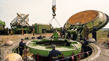 Чи варто було віддавати ядерну зброю — відповіді киян - 285x160