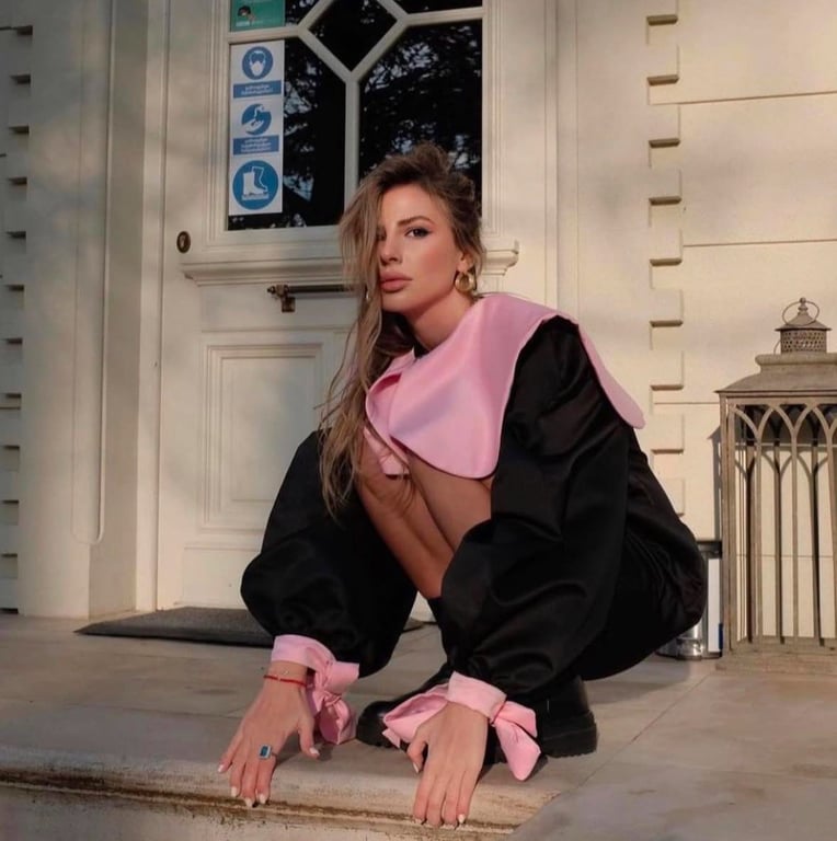 Акцентний комір подарує вашому образу незабутній шарм