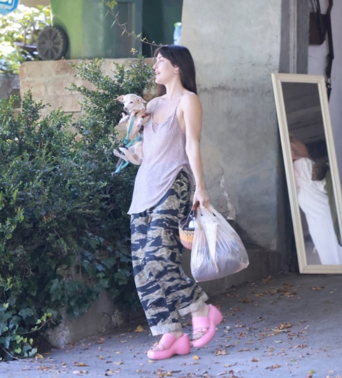 Дочка Брюса Вілліса на прогулянці