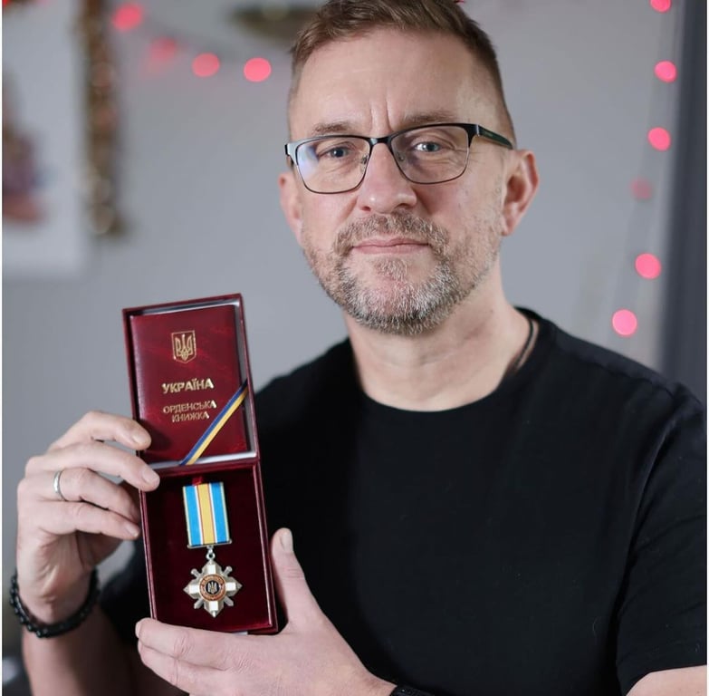 Отец Тома Гарди будет работать над сценарием фильма о войне в Украине - фото 3