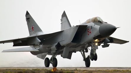 В Україні оголошено повітряну тривогу — в небі знову МіГ-31 - 290x160
