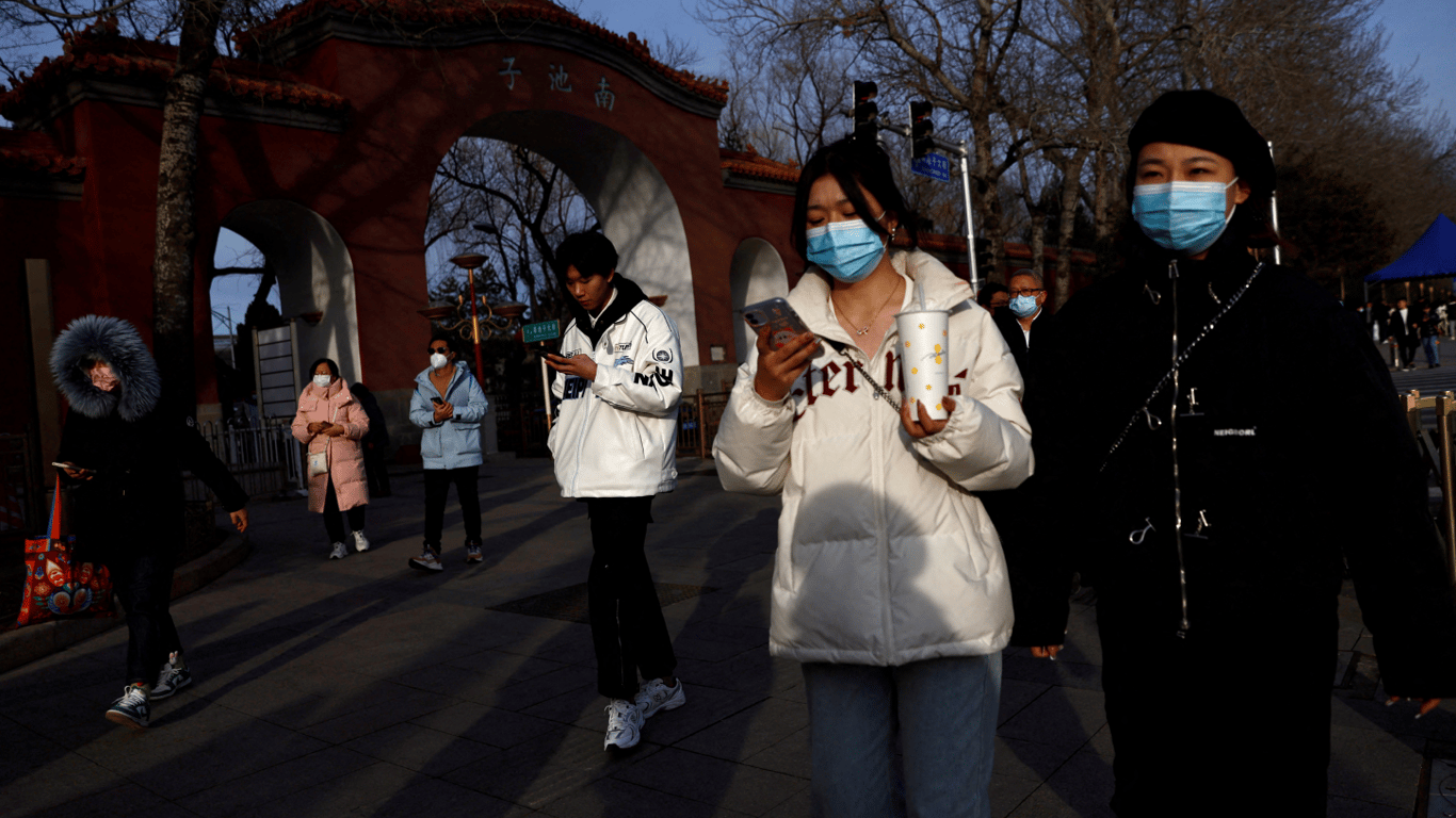 У Китаї зафіксували спалах нової хвороби — до чого готуватися