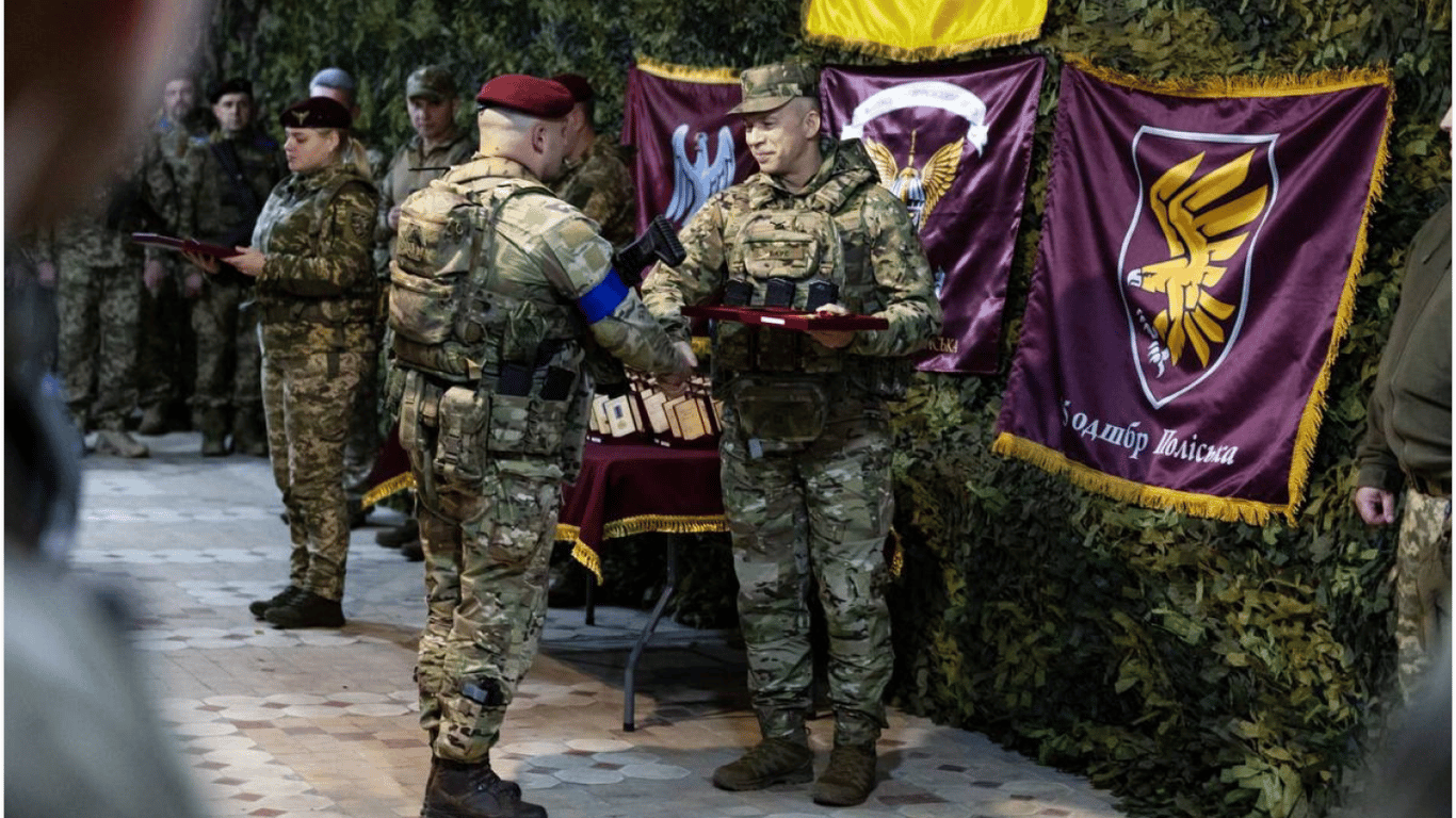 Сирський нагородив військових за бойові досягнення на Курському напрямку