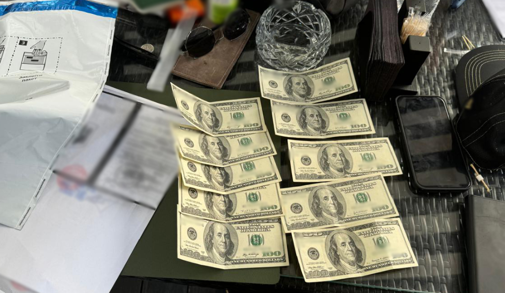 Гроші за посвідчення волонтера