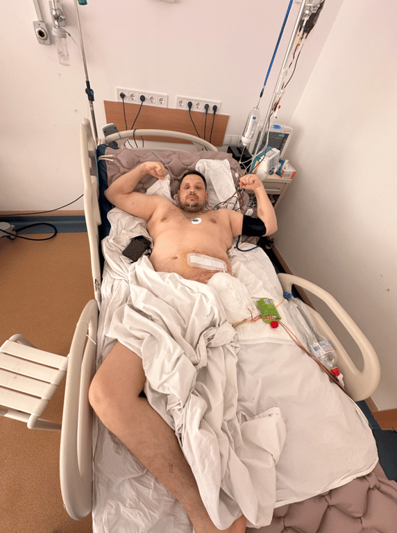 Артем Комісарчук на лікуванні