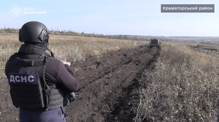 В ГСЧС показали кадры разминирования территорий Донбасса - 285x160