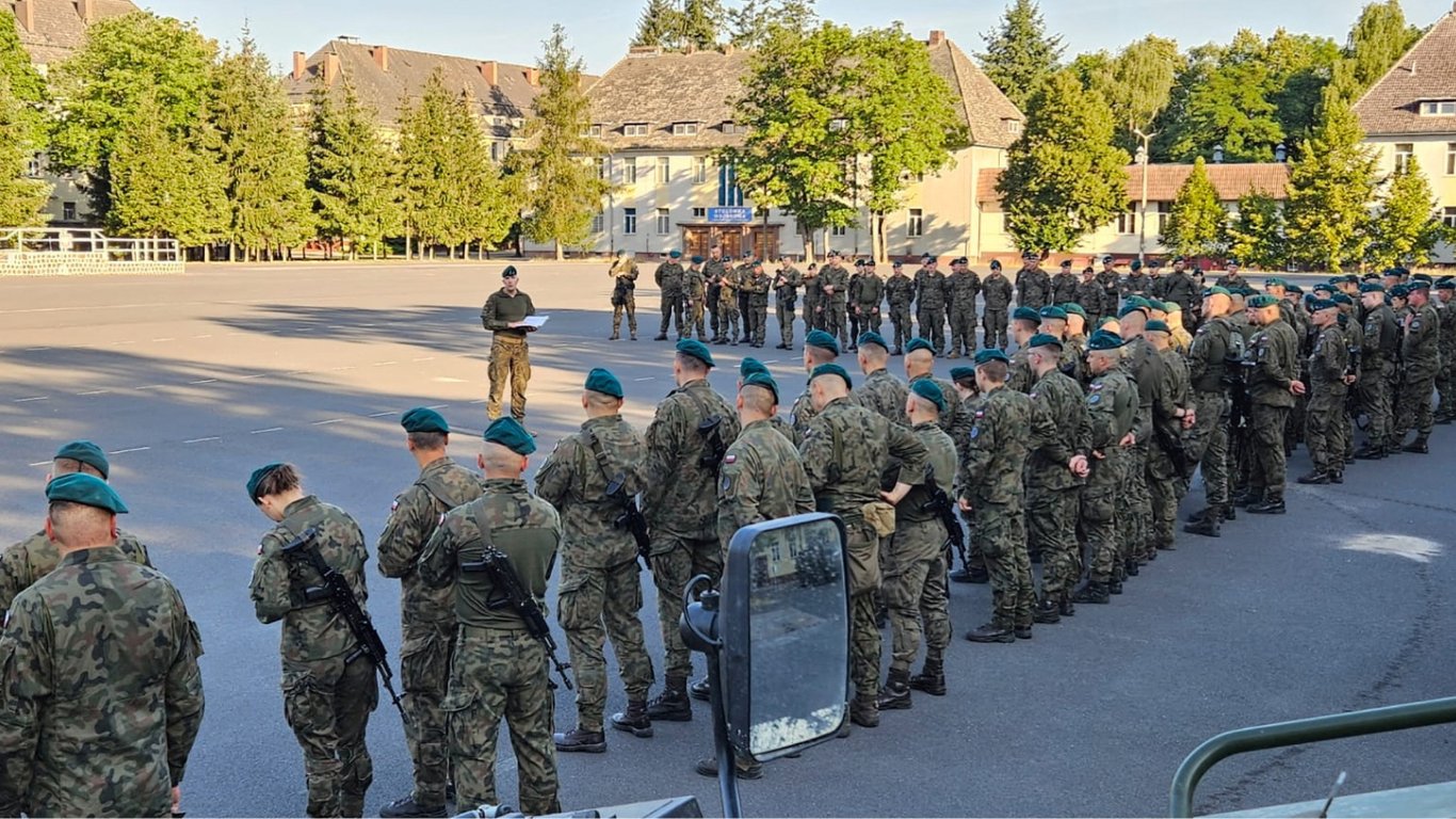 Польша перебросит свою армию к восточной границе из-за приезда "вагнеровцев" в Беларусь