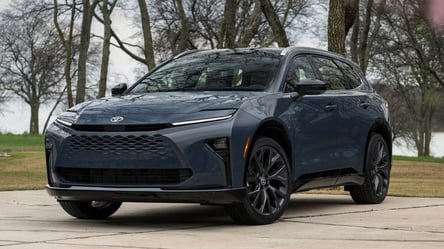 Японський гібридний кросовер, який вартий кожної копійки - 285x160