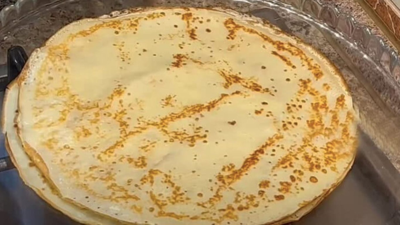 млинці з солодкою начинкою