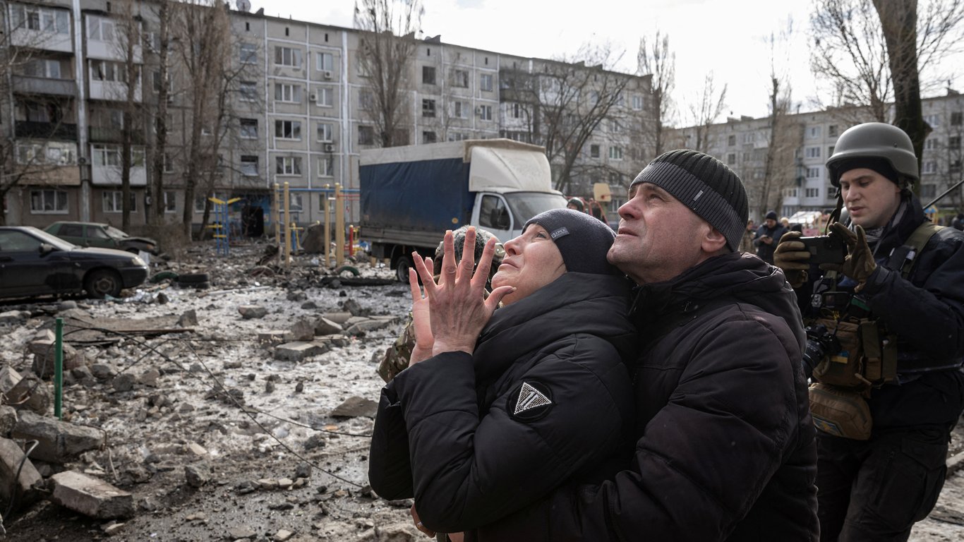 Опубликованы фото последствий ракетного удара по Покровску.