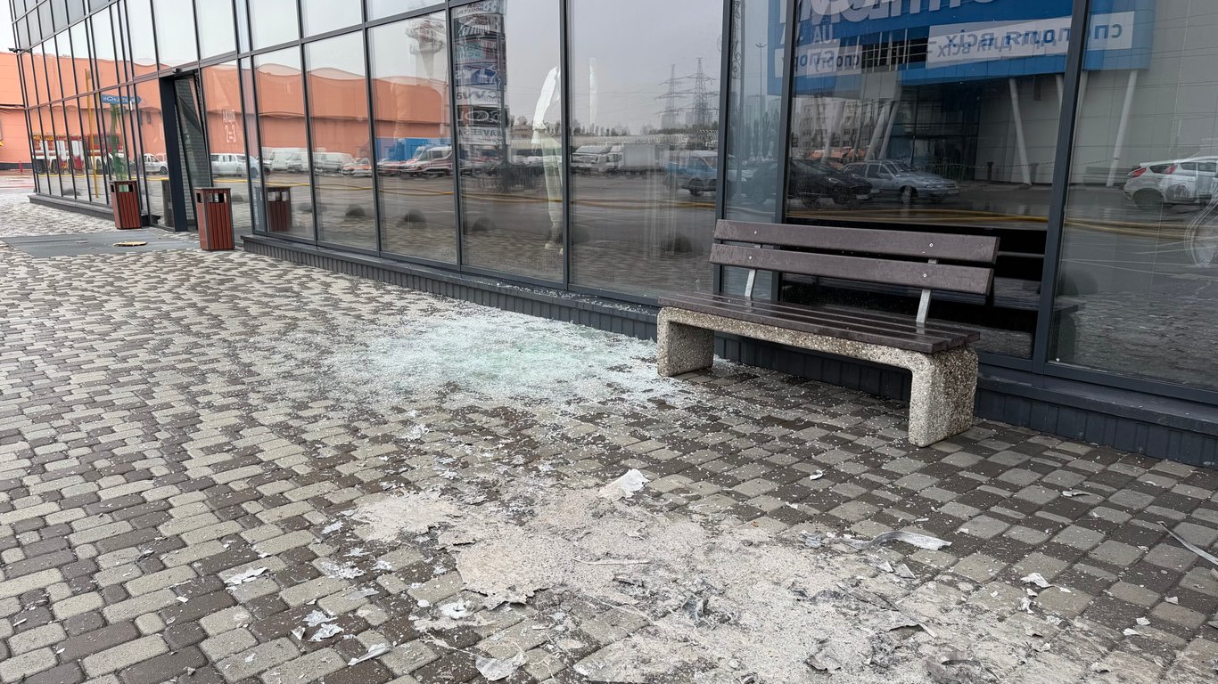 Наслідки ракетної атаки на Оболонський район Києва 22 жовтня