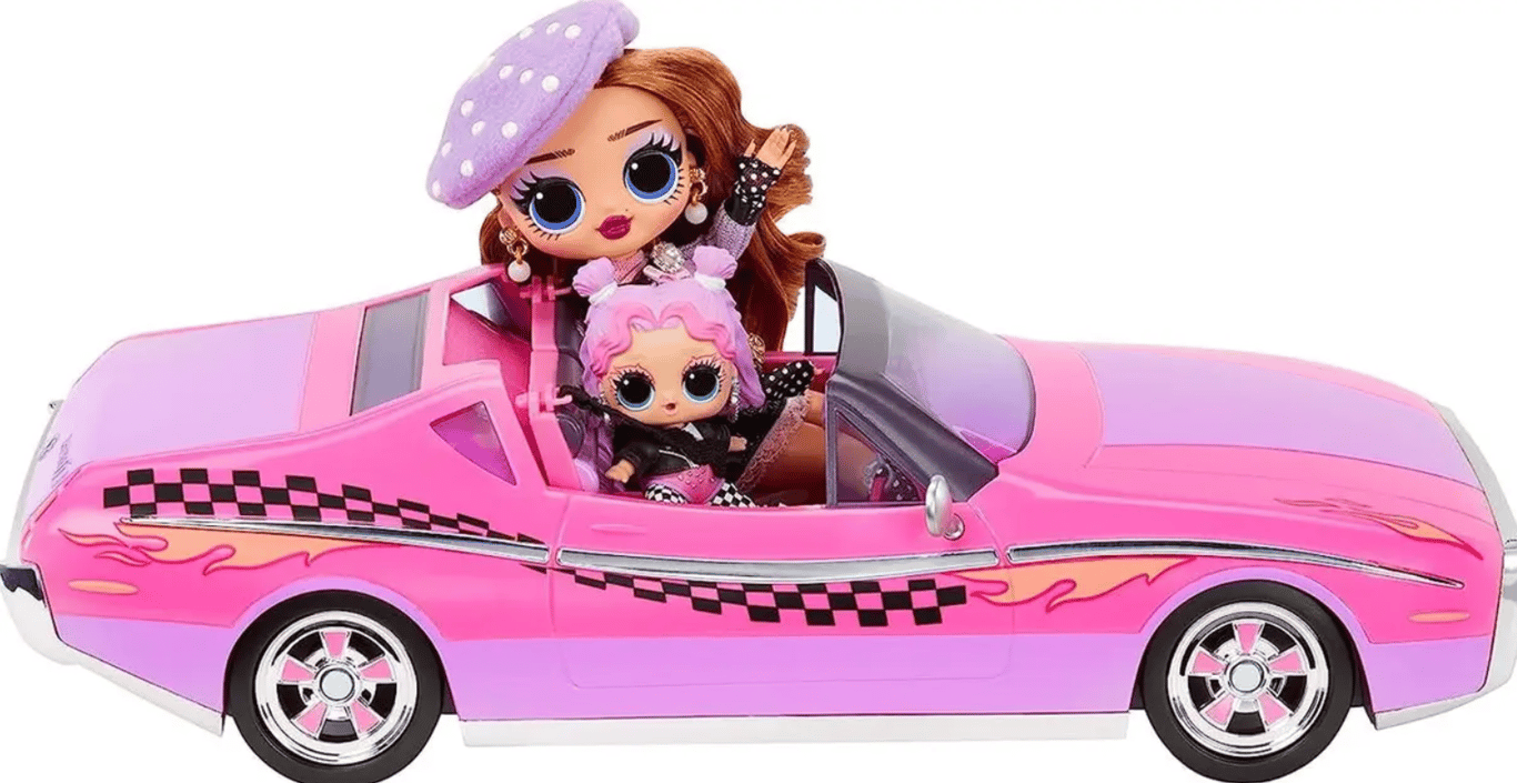 Машинка с куклой