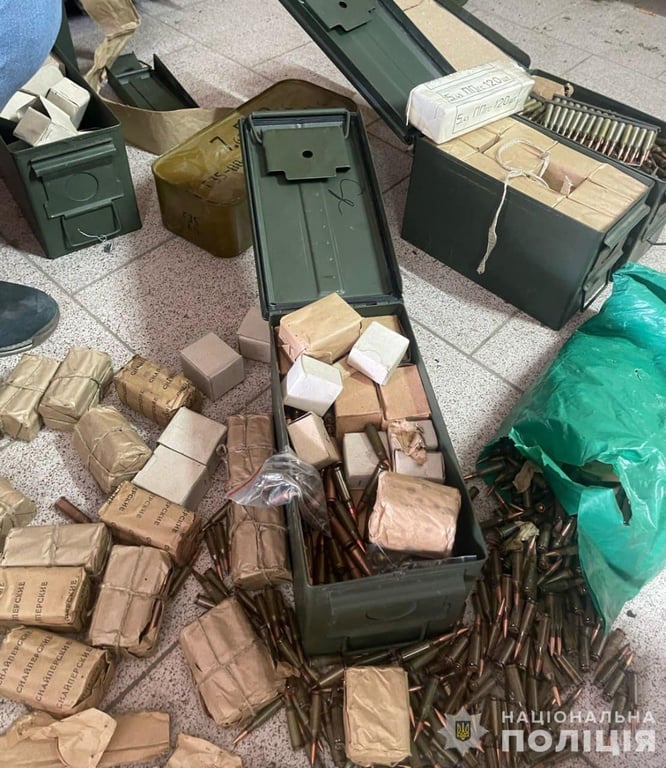 Вилучені набої. Фото: поліція Львівської області