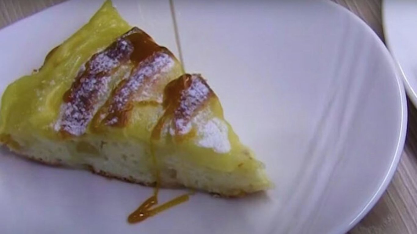 смачний рецепт пирога, знадобиться всього 2 яблука