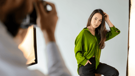 3 поради від фотографа, що дозволять будь-кому сяяти у кадрі - 290x166