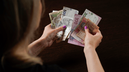 Які гривні виводять з обігу в Україні та чи потрібно їх здавати в банки - 285x160