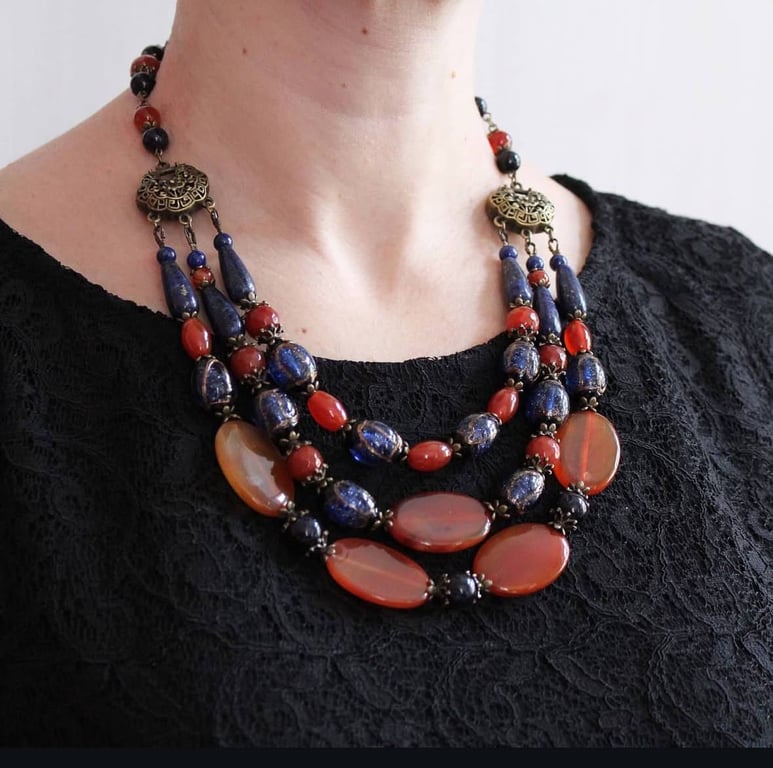 Массивные бусы давно уже не популярны