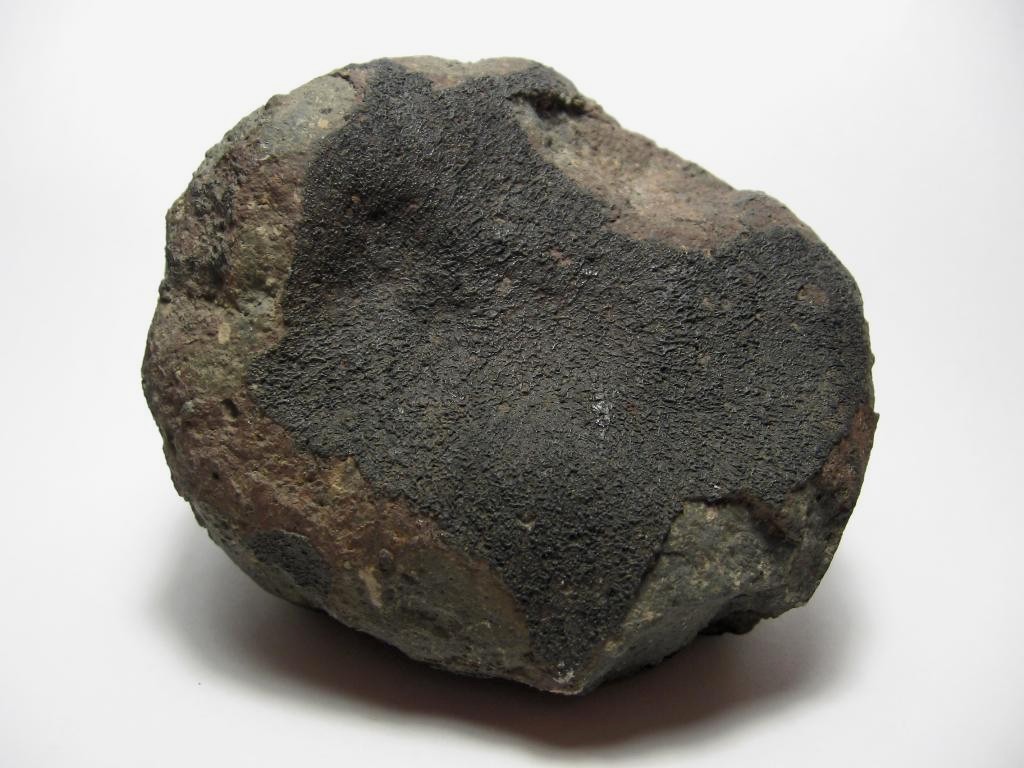 Вчені розповіли про метеорит, що містить позаземні білки, старші за Сонце