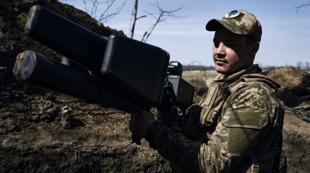 У війську потрібні головні сержанти — кого запрошують до "Азова" - 285x160