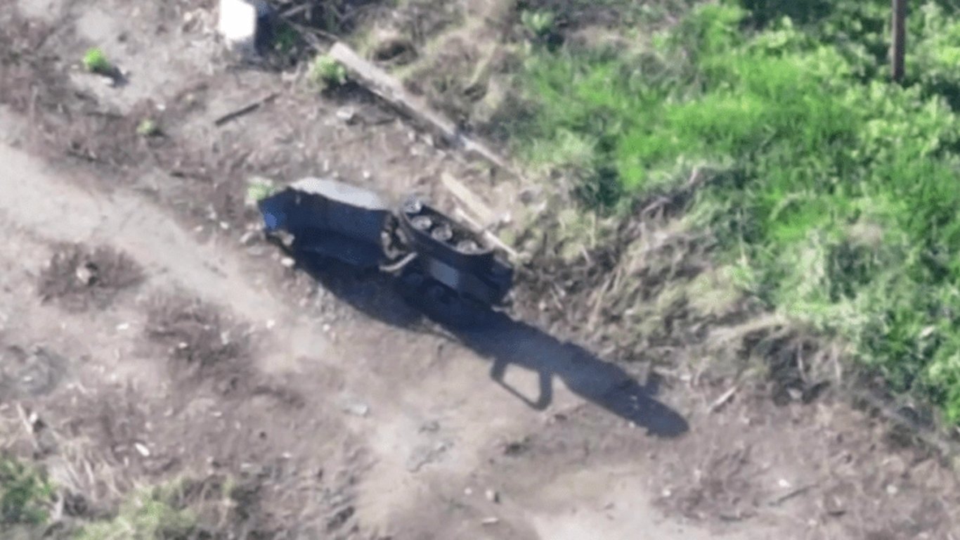 Украинские защитники уничтожили вражескую роботизированную установку — эффектное видео