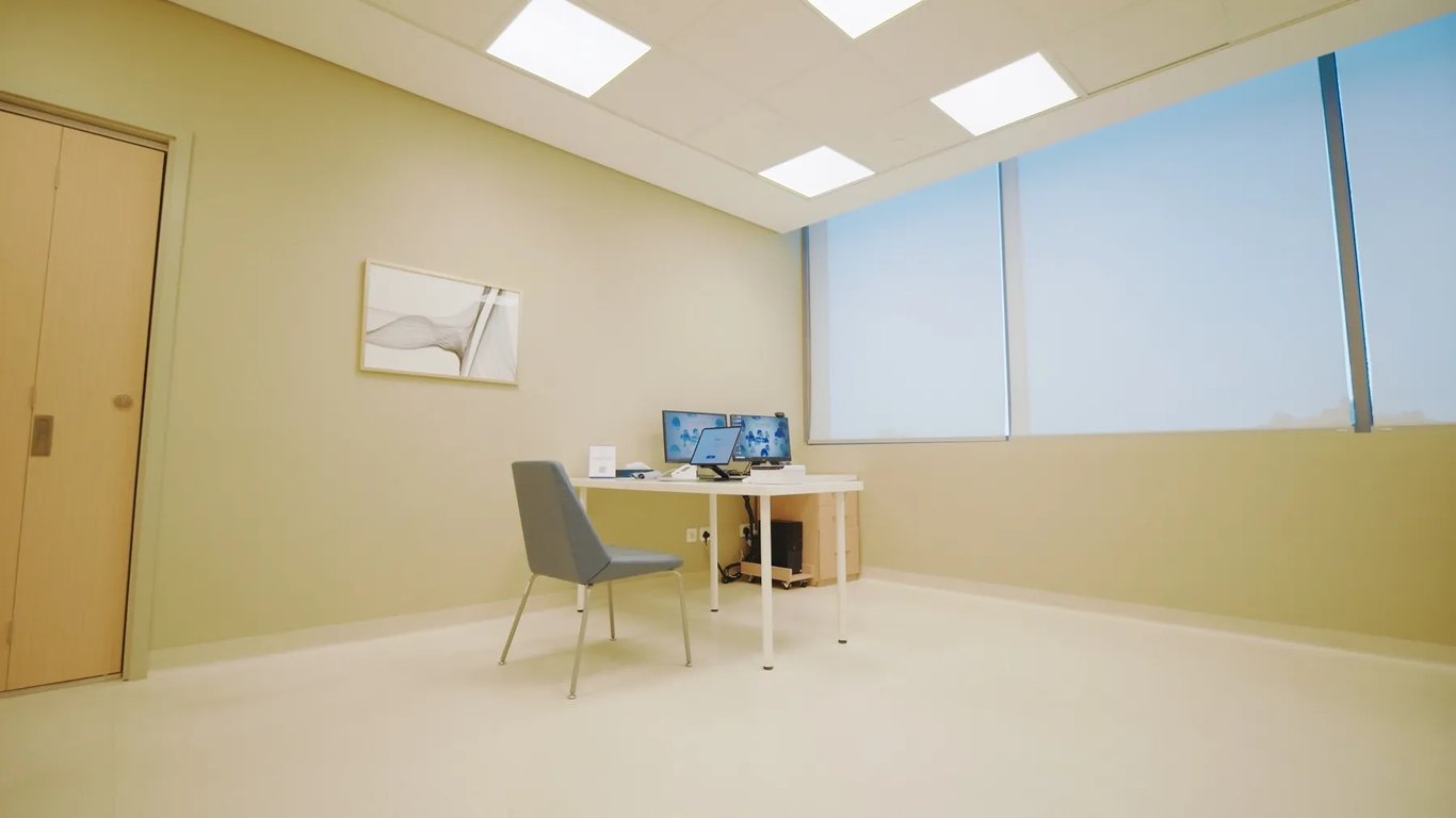 Виртуальный врач консультирует пациента в клинике Саудовской Аравии