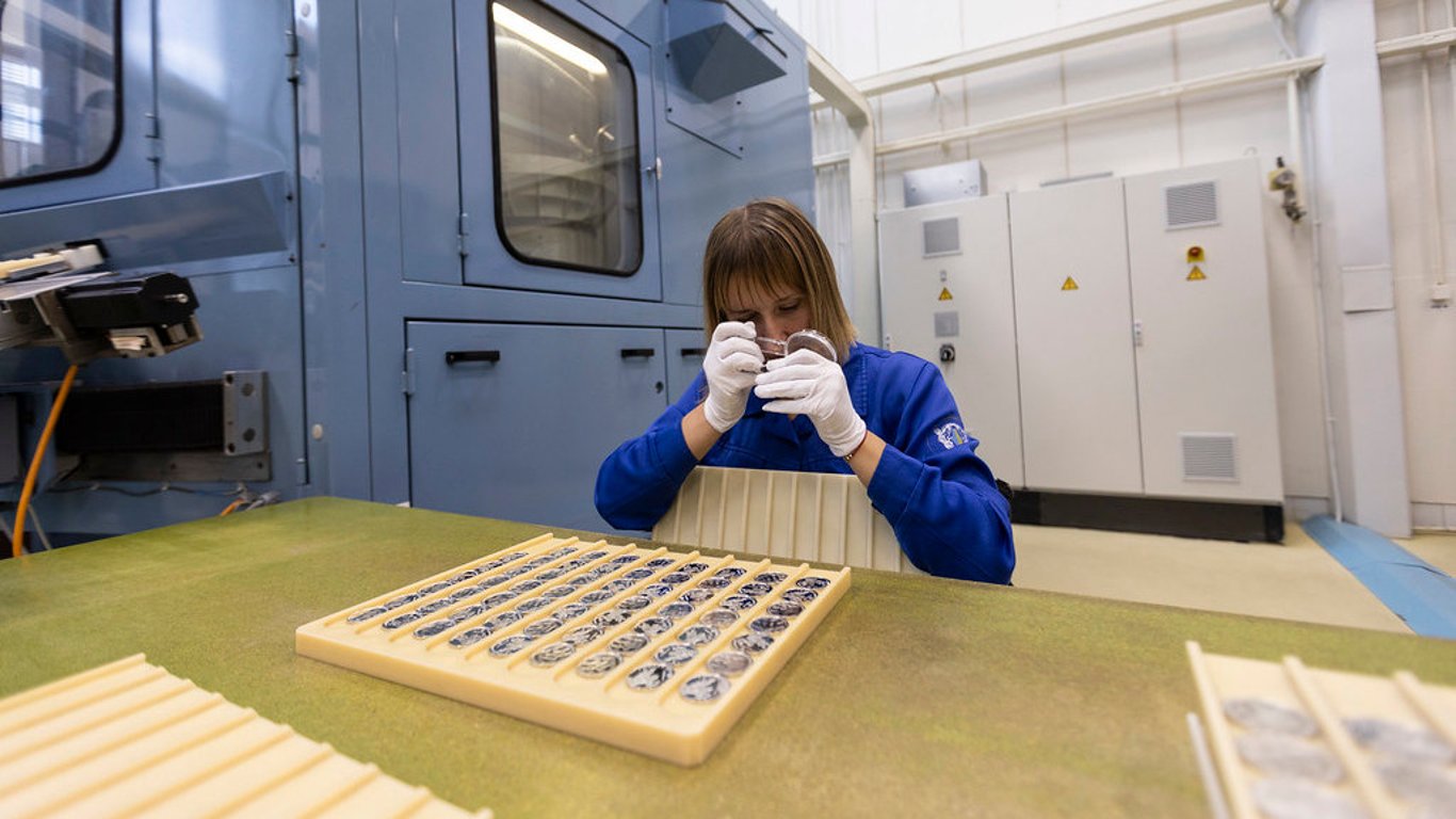 Монети НБУ коштують сотні тисяч гривень: ціни на пам’ятні вироби у 2026