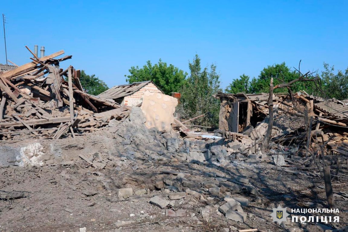 На Харківщині лунали вибухи — одна людина загинула, троє поранені - фото 4