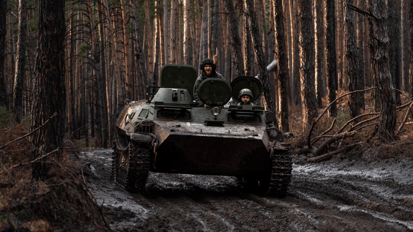 Легендарный "Азов" ищет танкистов — сколько платят за службу