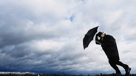 На українців чекає ураганний вітер: прогноз погоди на сьогодні - 285x160