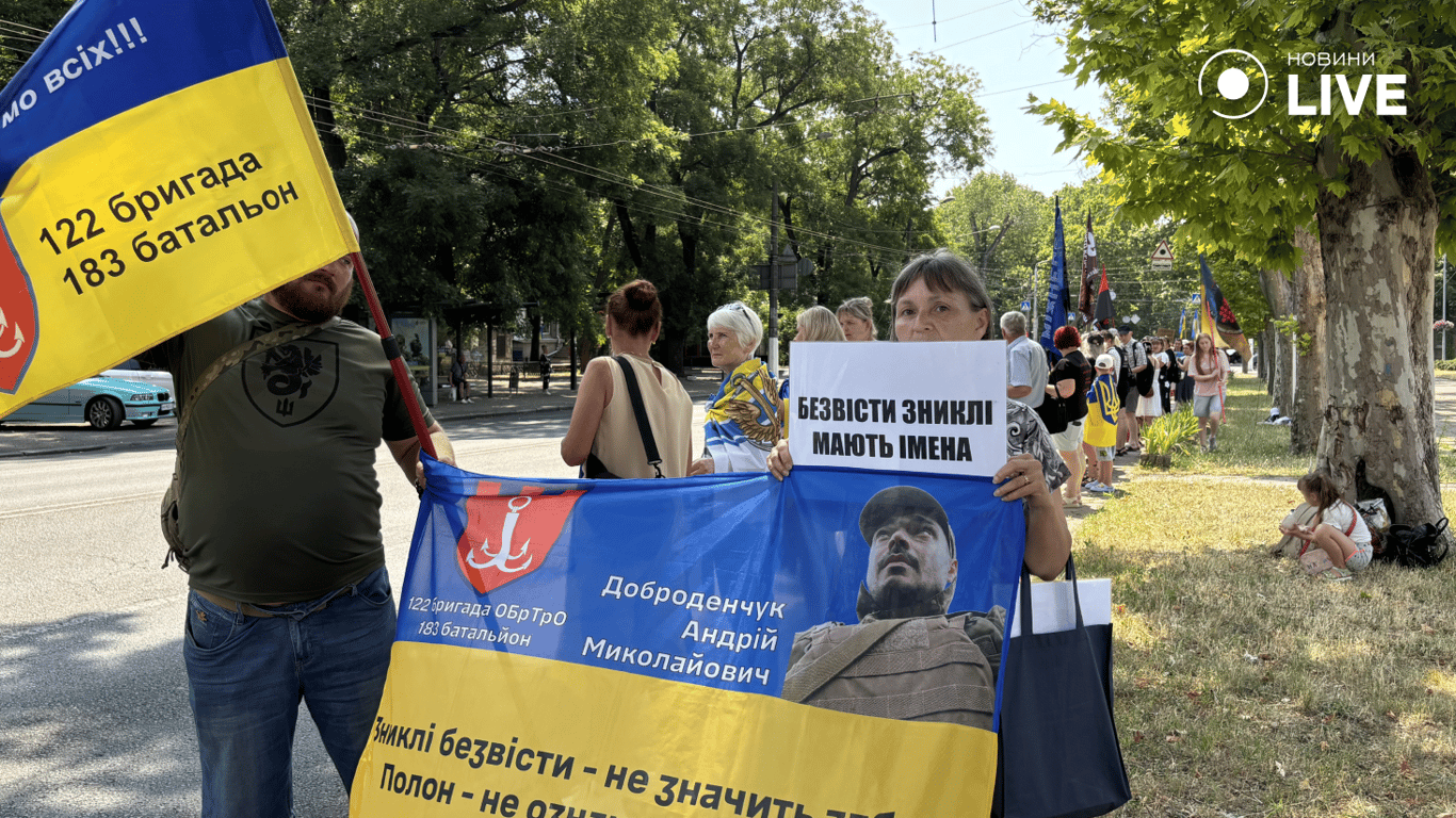 В Одесі провели акцію на підтримку полонених захисників — фото - фото 10