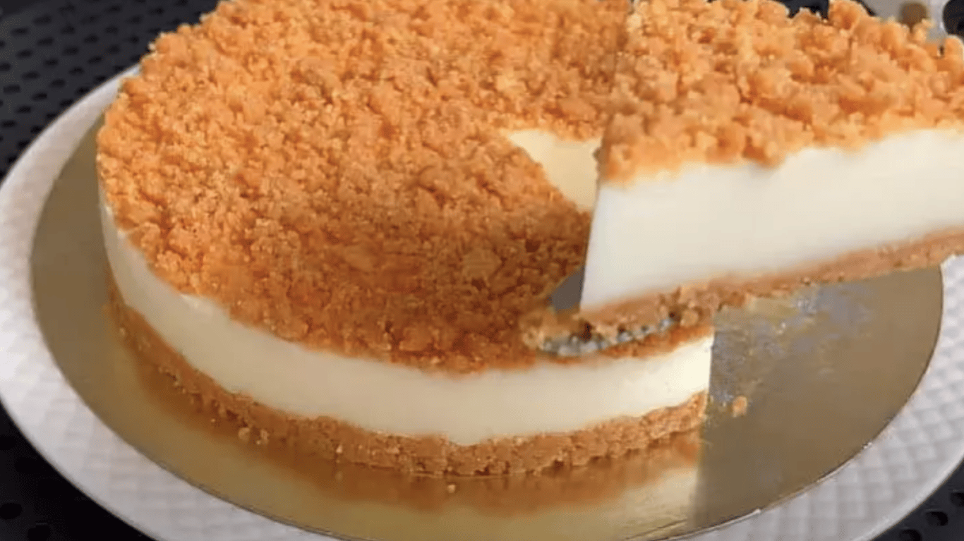 creamy dessert with crunchy cookies you’ll love