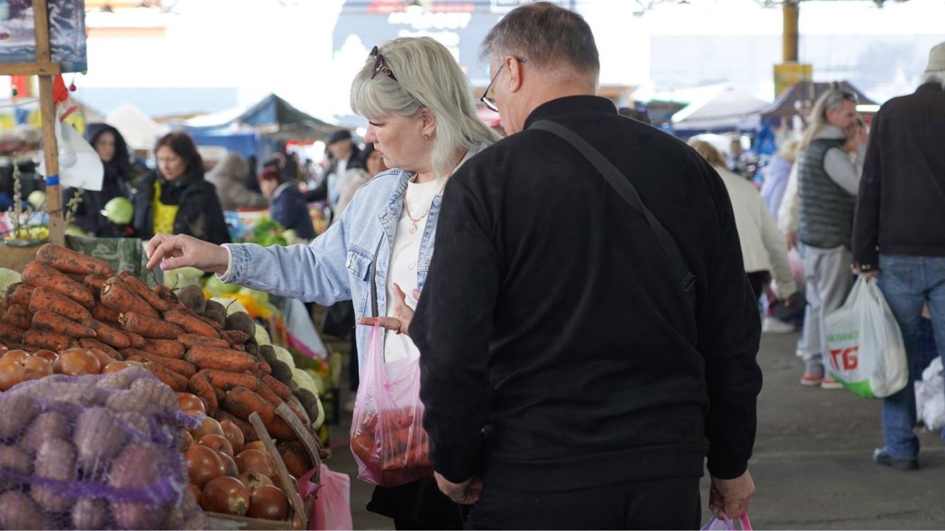 Борщовий набір на одеському Привозі: ціни на овочі сьогодні
