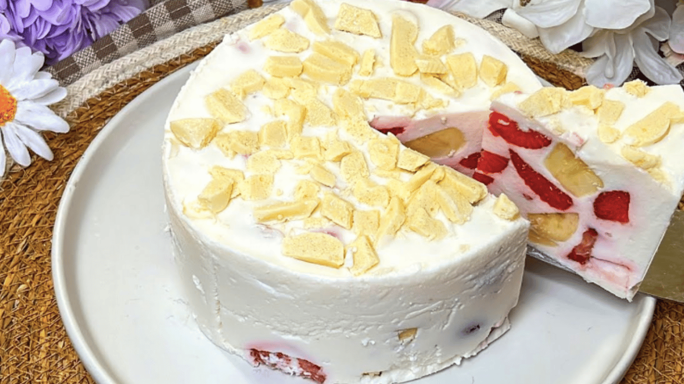 смачний десерт за сметани та фруктів