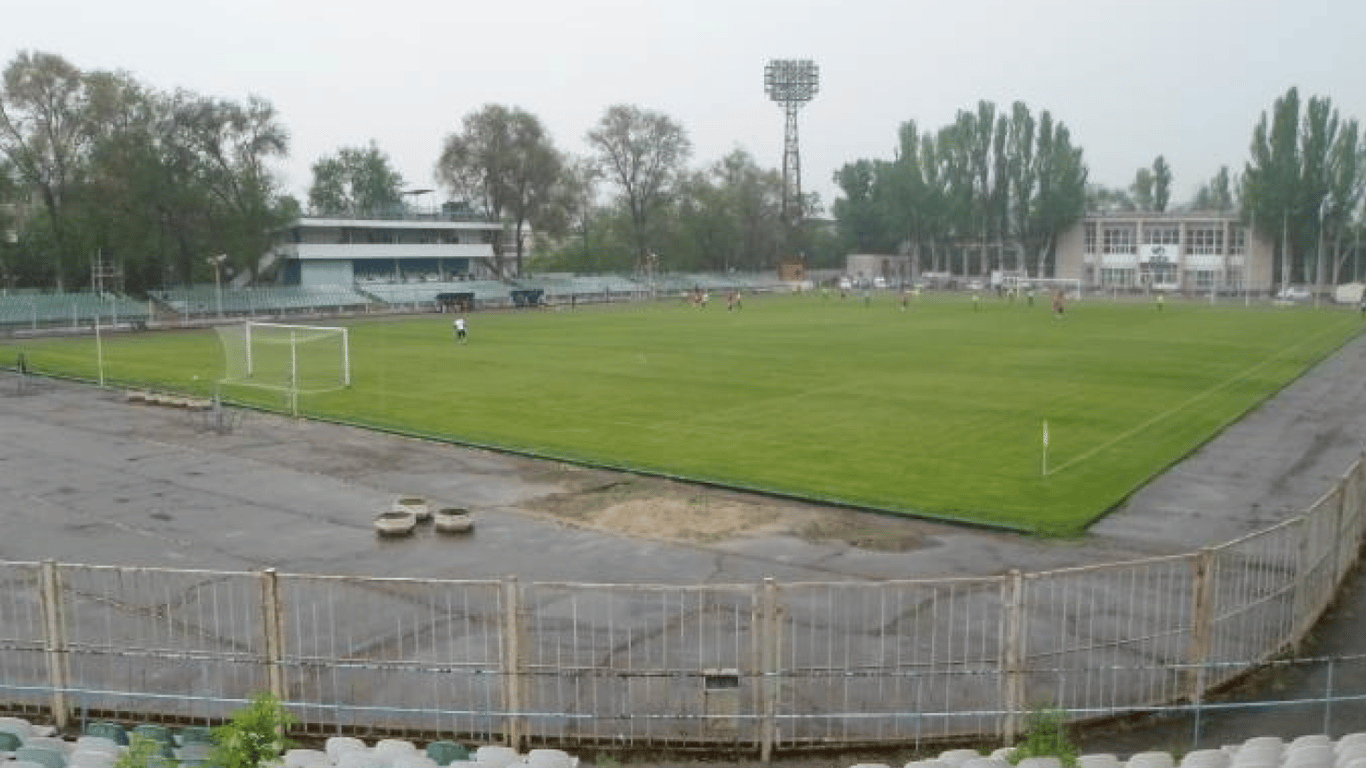 В Запорожье ракета попала по легендарному футбольному стадиону