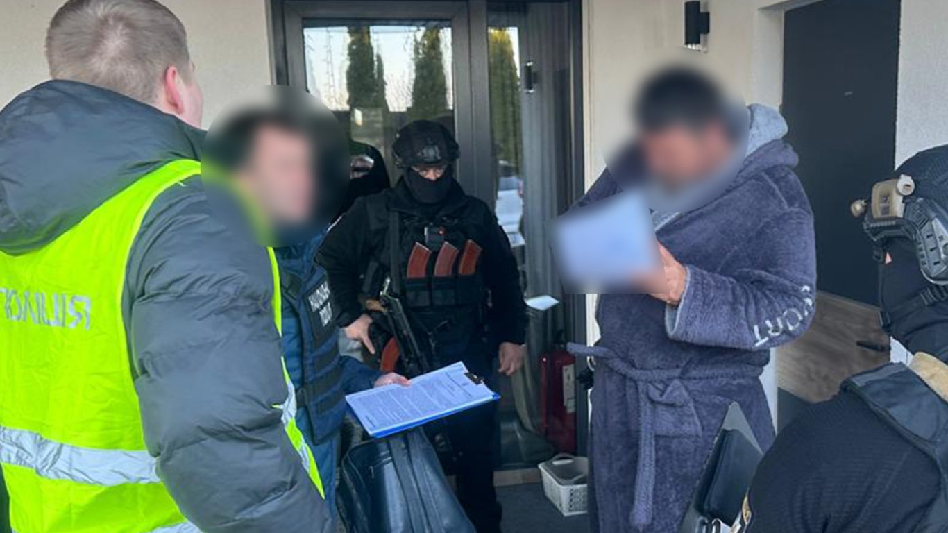 Российские пропагандисты и террористы получали ворованное из Украины оружие