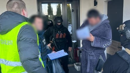 Російські пропагандисти та терористи отримували крадену з України зброю - 285x160