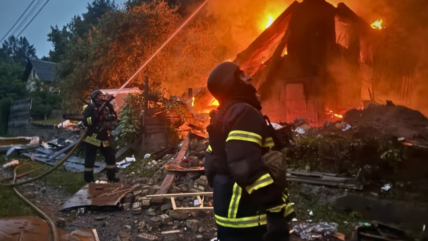Нічна атака на Україну: сили ППО збили 50 ракет та 582 дрони