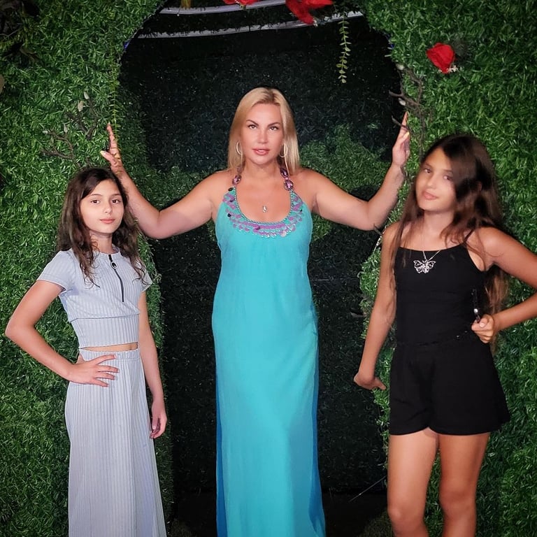 Камалія з дочками влаштувала казкову фотосесією у "країні чудес" - фото 1