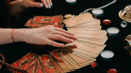 Tarot horoscope for November 26 for all zodiac signs - 285x160