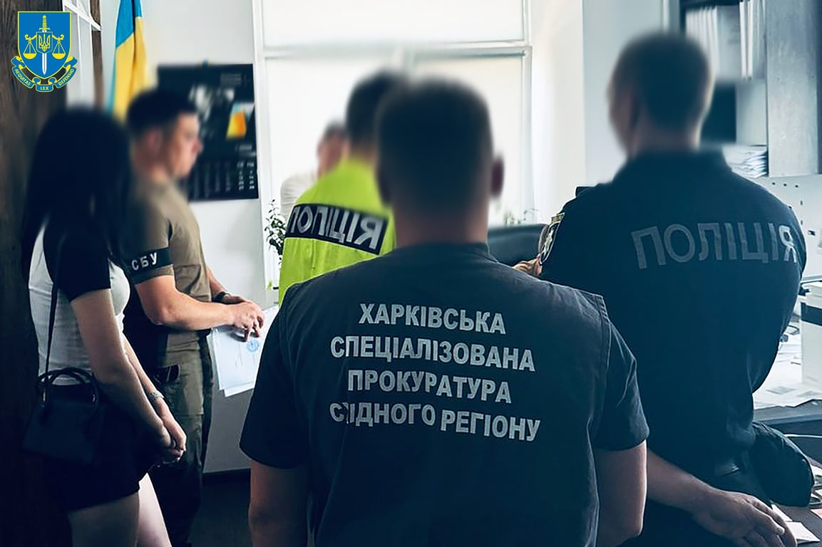 Затримання посадовця ТЦК. Фото: Спеціалізована прокуратура у сфері оборони Східного регіону