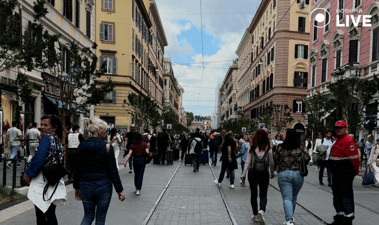 Люди у Ватикані зібралися привітати Папу Лева XIV з інавгурацією