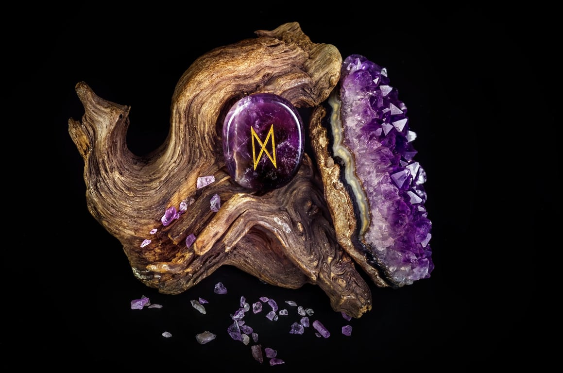 Финансовый рунический гороскоп для каждого знака Зодиака на сентябрь 2025 — Рыбы