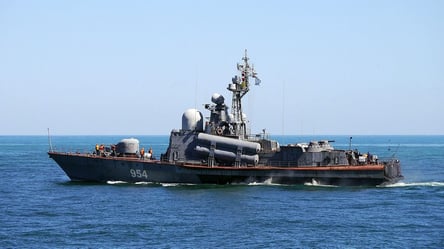 Кораблі ворога знову в Чорному морі — яка небезпека - 285x160