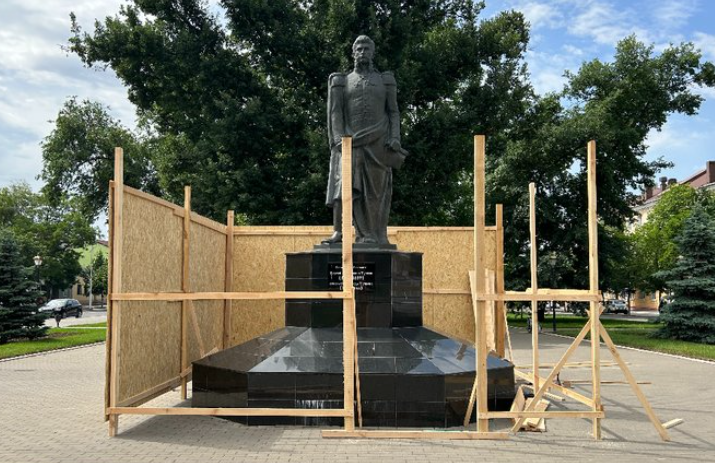 На Одещині демонтували пам'ятник Тучкову