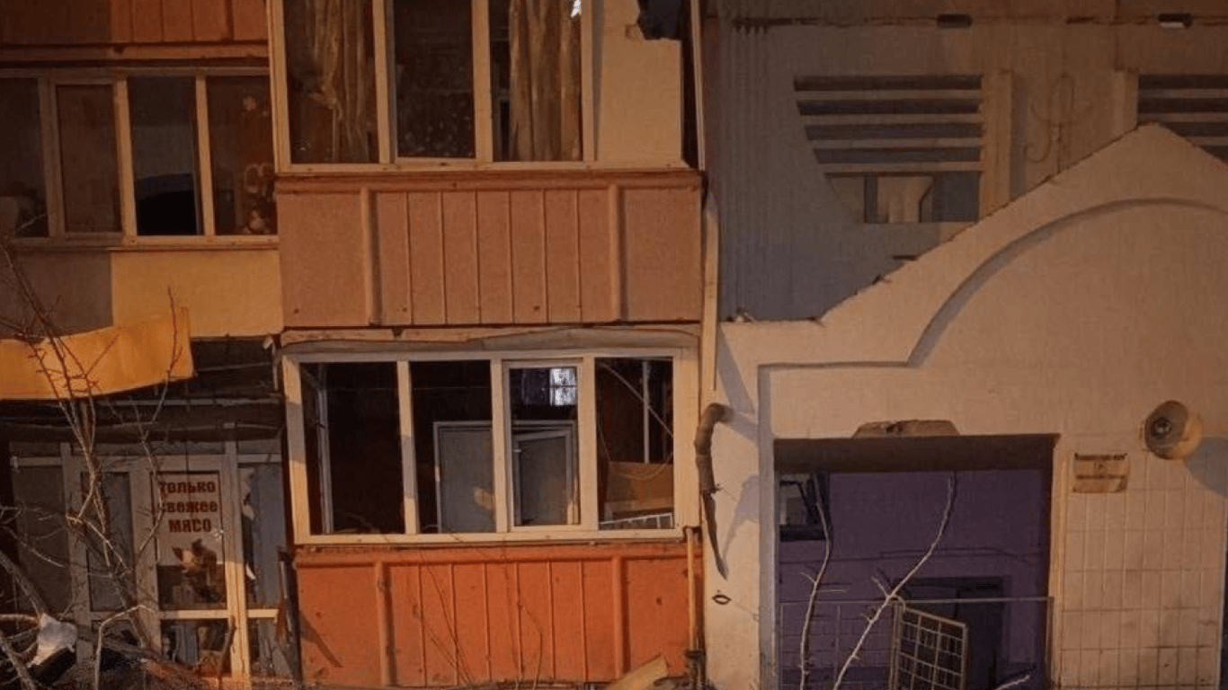 Дощ з уламків, пошкоджені будинки та авто — що відомо про атаку на Бєлгородську область
