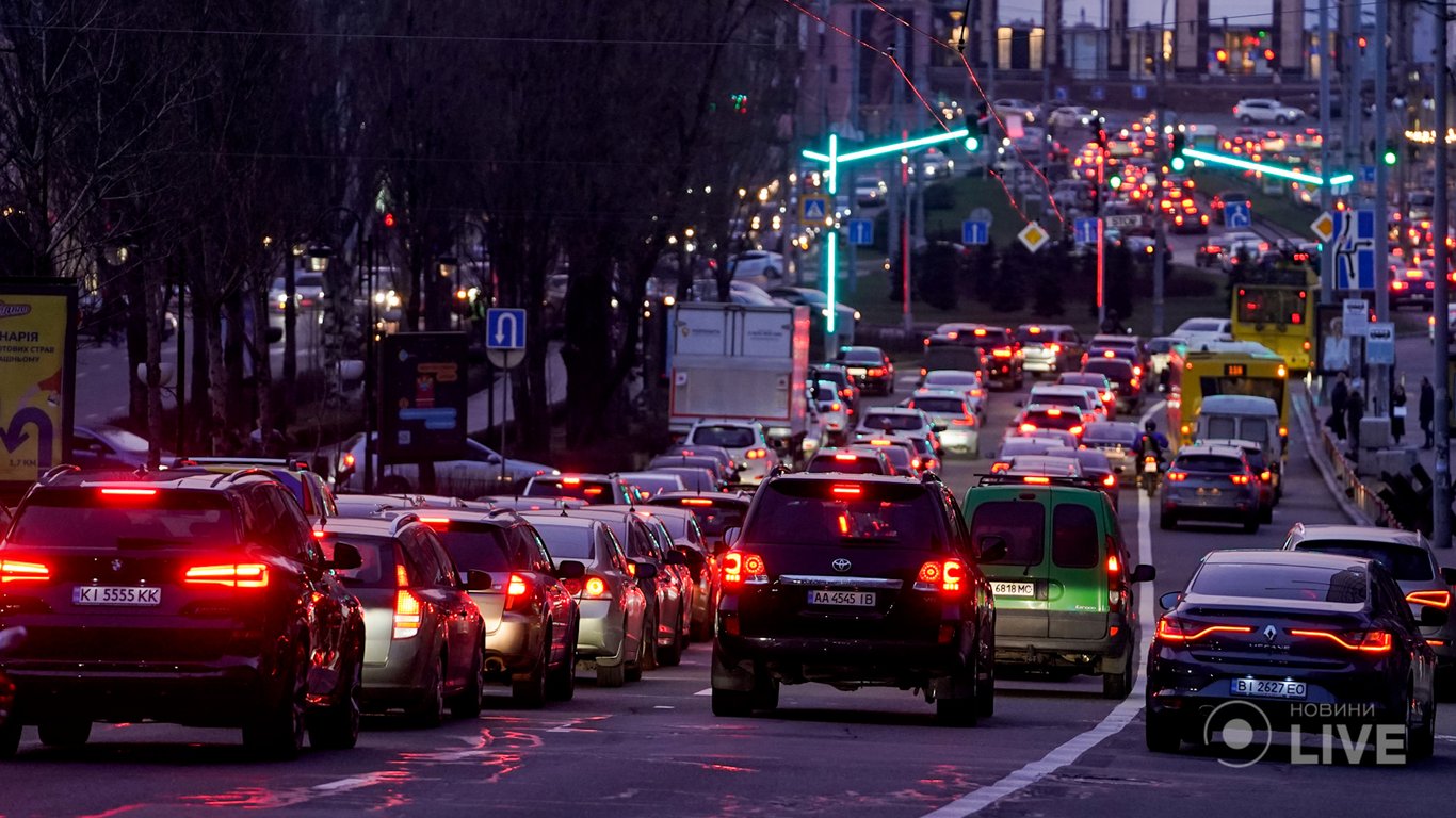 Пробки в Киеве: столица "на паузе" глазами Новини.LIVE