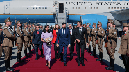 Джей Ді Венс прибув до Угорщини, аби підтримати Орбана на виборах - 304x171